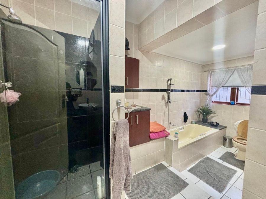 3 Bedroom Property for Sale in Mabille Park Western Cape